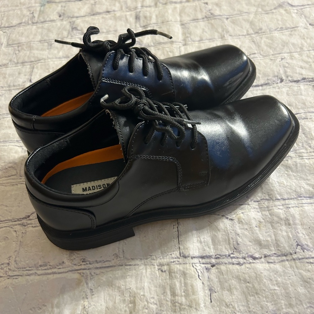 MADISON AVENUE WILLIE BOYS BLACK VEGAN LACE UP OXFORDS DRESS SHOES SIZE 5M